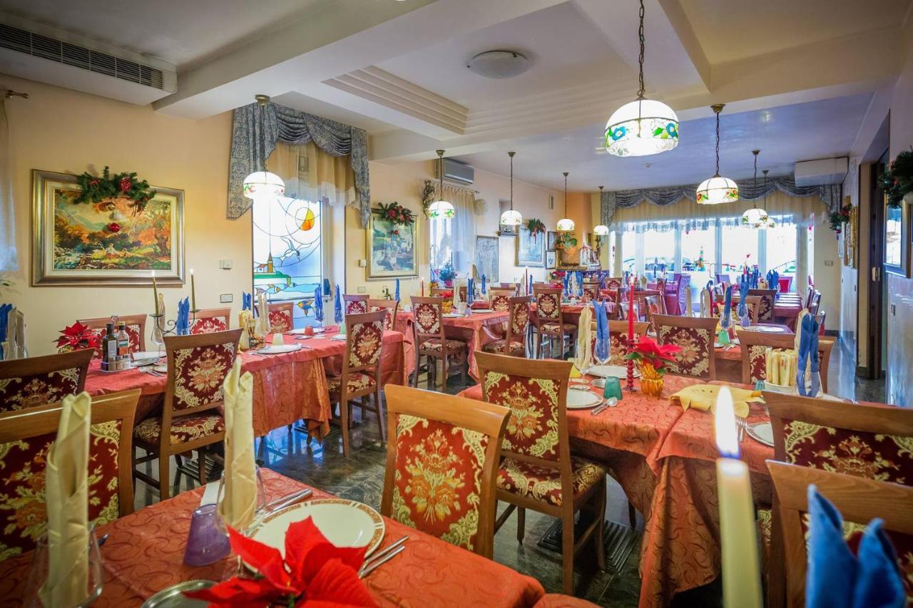 Albergo Ristorante Fabrizio Каорле Экстерьер фото
